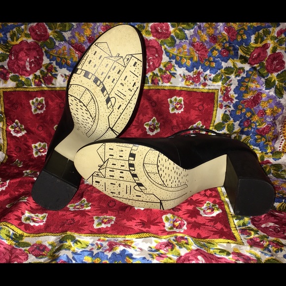 Bella Vita Nettie heels. - Picture 3 of 4